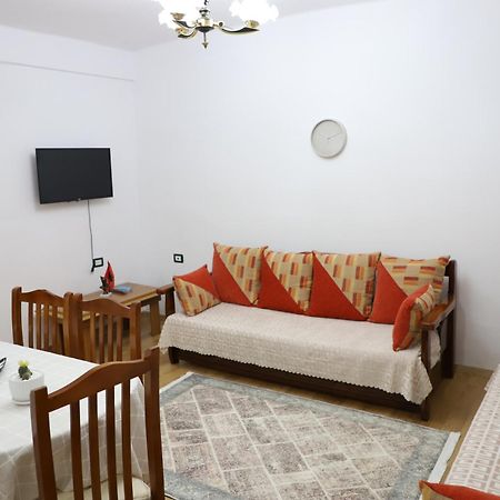 Tb One Bedroom Apartment 培拉特 外观 照片